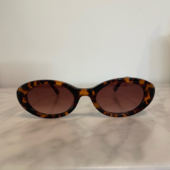 Madewell Russell Oval Sunglasses - Picture 3 of 10